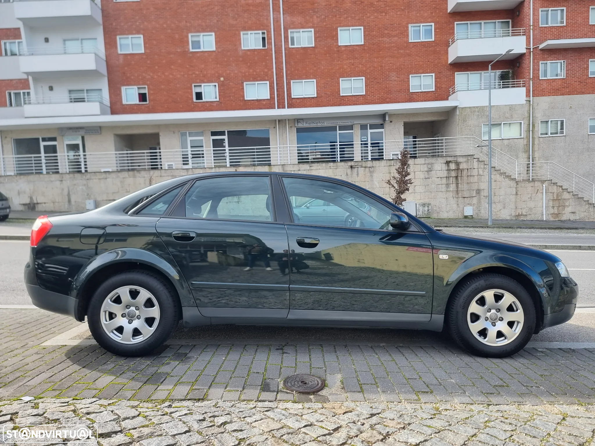 Audi A4 1.6 Exclusive - 17