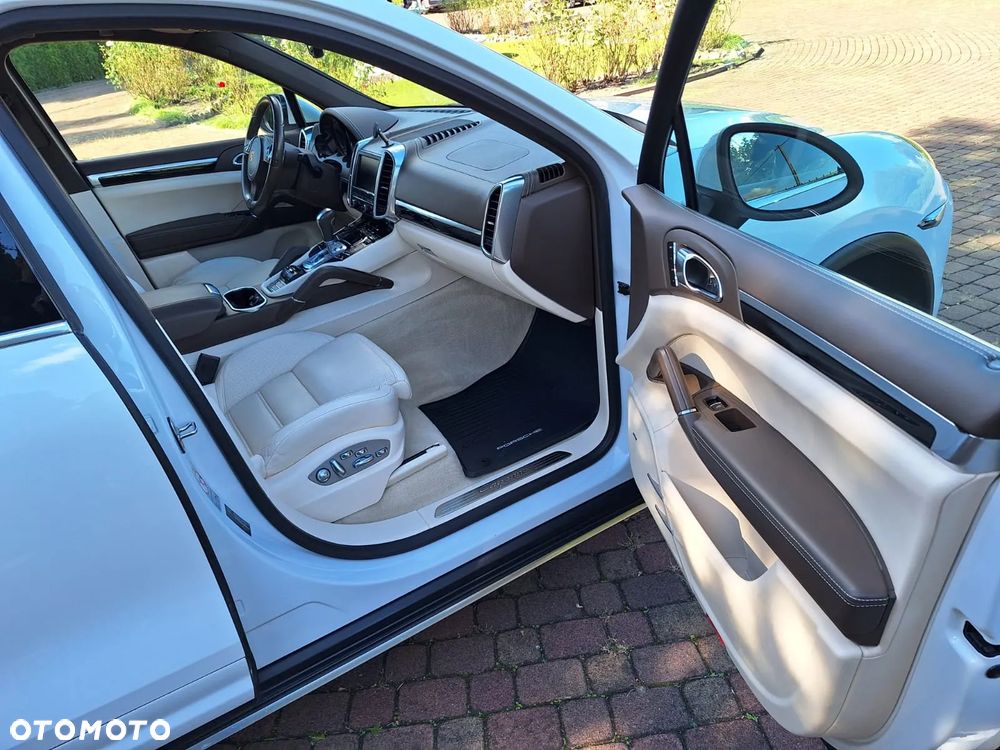 Porsche Cayenne - 14