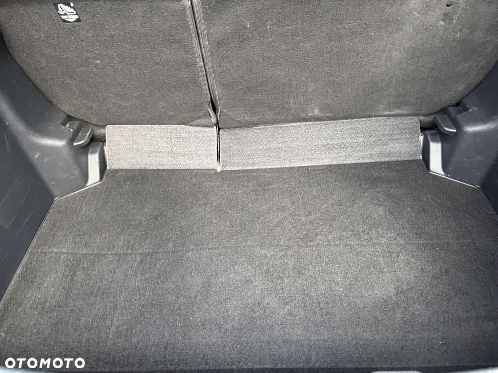 Toyota Yaris 1.5 Comfort - 36