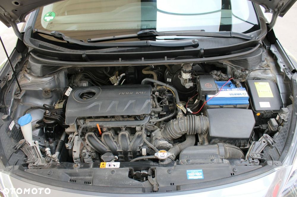 Hyundai i30 blue 1.4 Passion - 32