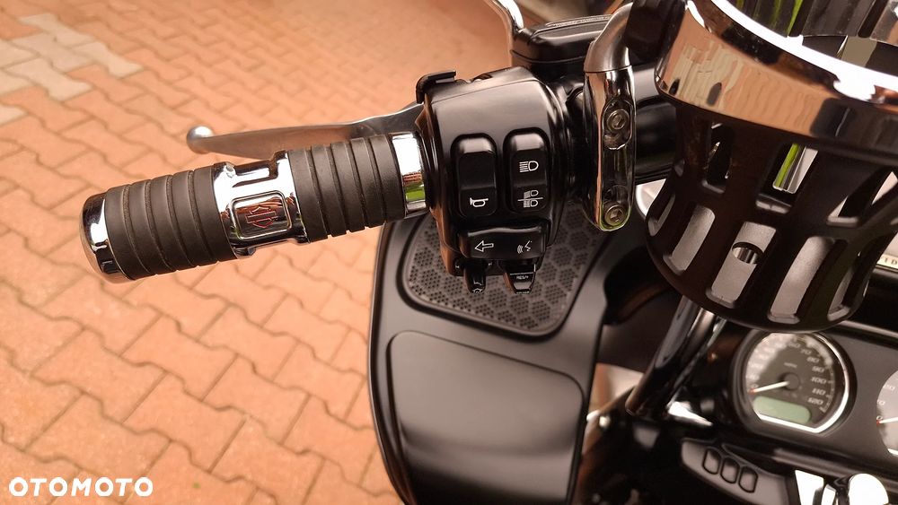 Harley-Davidson Touring Road Glide - 25
