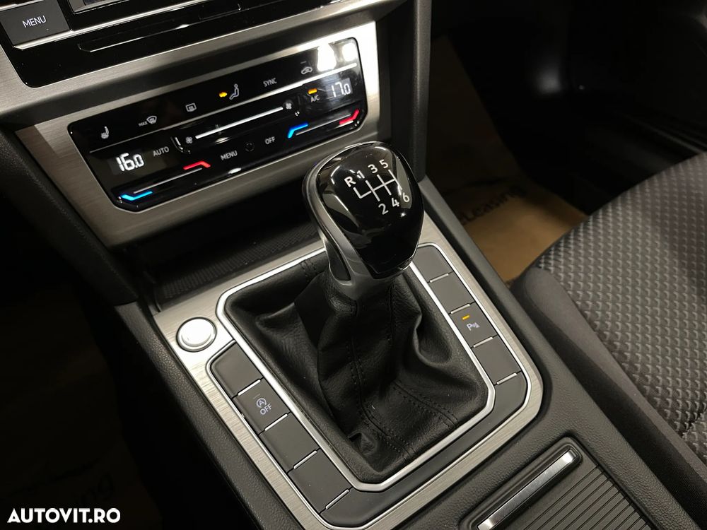 Volkswagen Passat 2.0 TDI Advance - 25