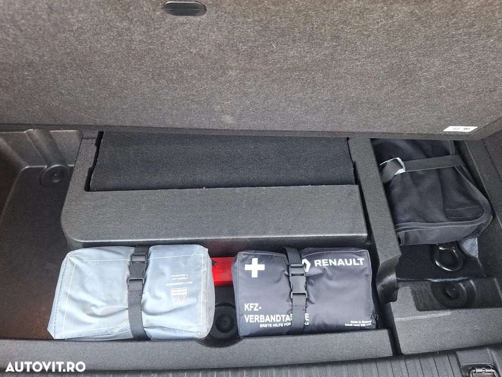 Renault Megane Grandtour E-TECH Plug-in 160 INTENS - 8