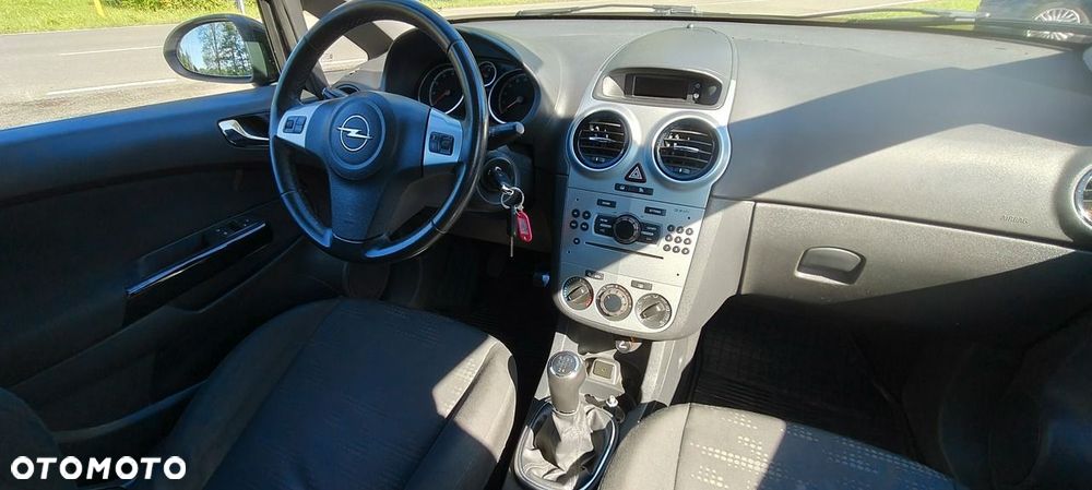 Opel Corsa 1.2 16V Edition / Active - 9