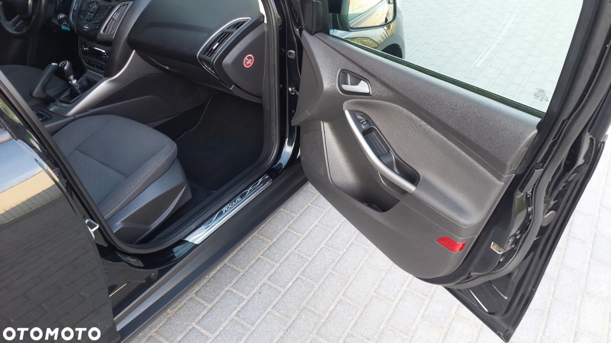 Ford Focus Turnier 2.0 TDCi DPF SYNC Edition - 16