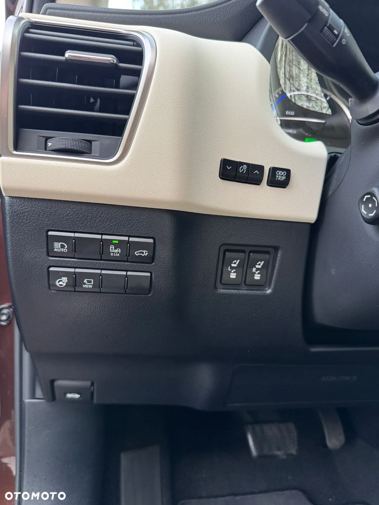 Lexus NX 300h F Impression AWD - 25