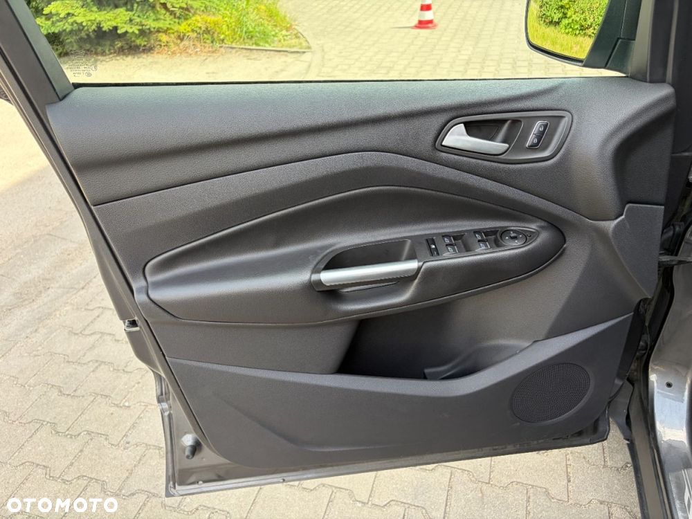 Ford Kuga 2.0 TDCi 4x2 Trend - 23