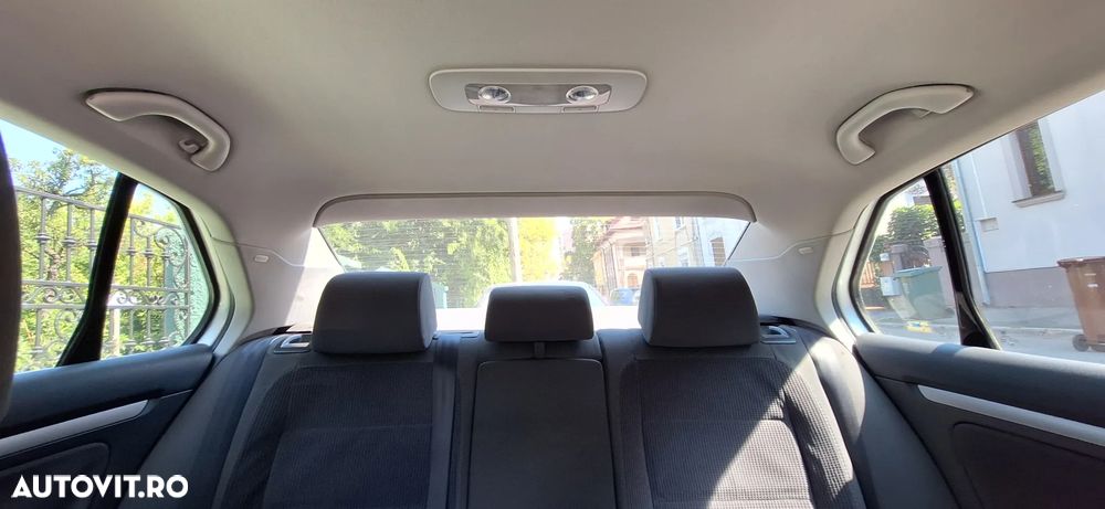 Volkswagen Jetta 1.9 TDI Comfortline - 12