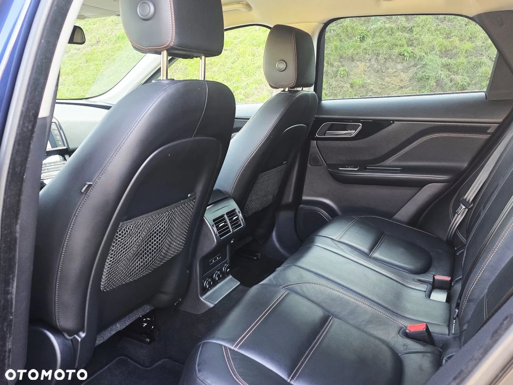 Jaguar F-Pace 2.0 i4D AWD Prestige - 28