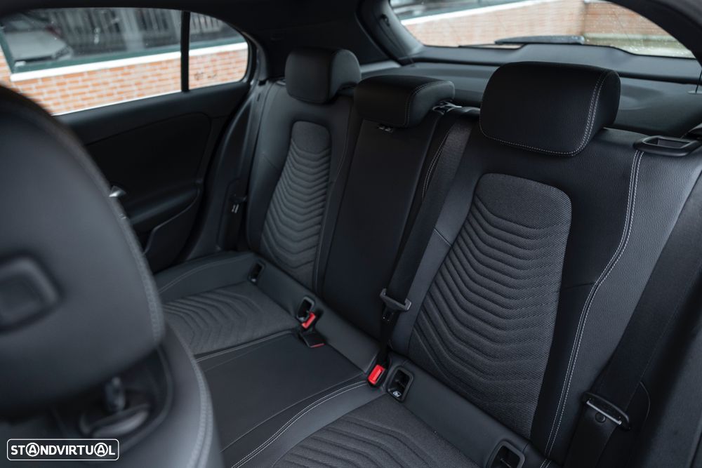 Mercedes-Benz A 250 e - 15