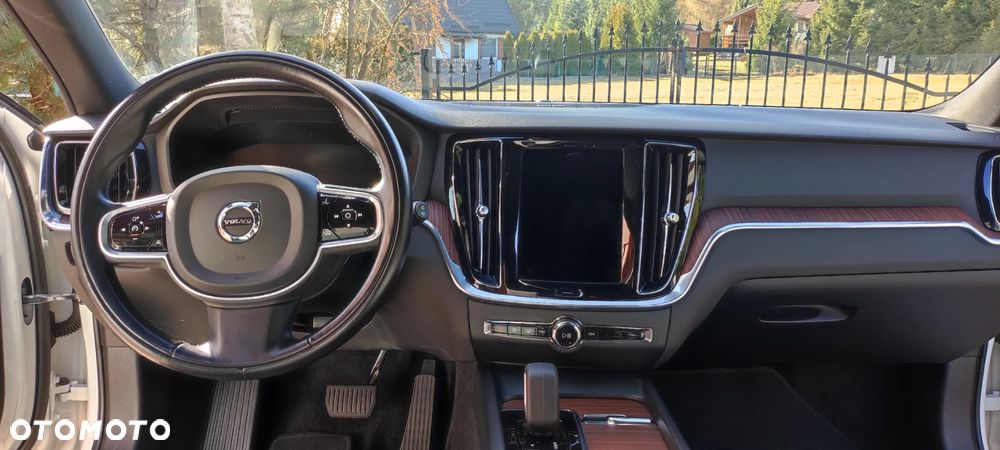 Volvo V60 Cross Country - 16