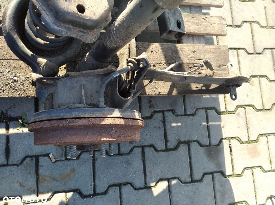 Ford Focus MK3 lift wahacz tyl piasta prawa - 1