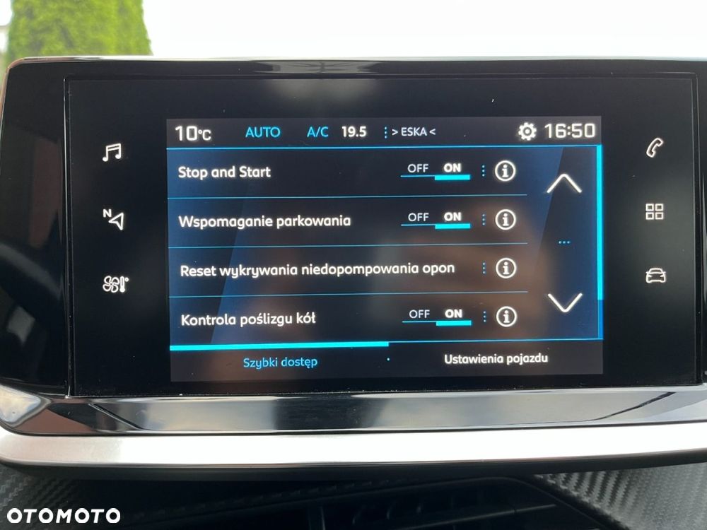 Peugeot 2008 PureTech 100 Allure S&S BVM6 - 15