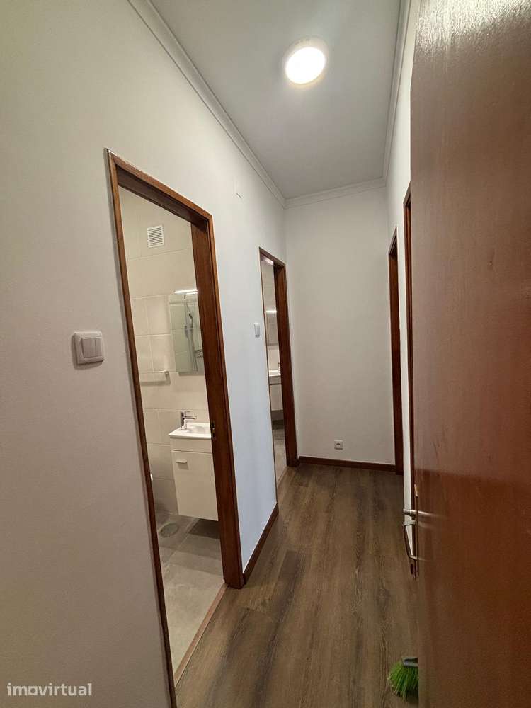 Apartamento T3 totalmente renovado e com vista mar em Paço de Arcos - Grande imagem: 5/13