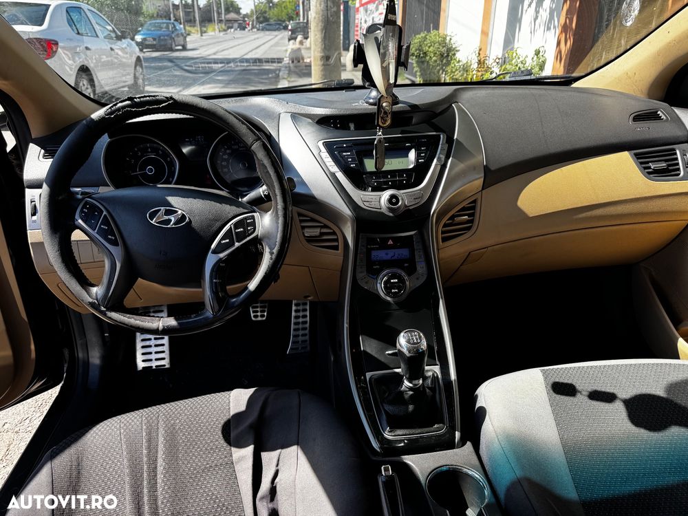 Hyundai Elantra 1.6 MPi Highway - 3