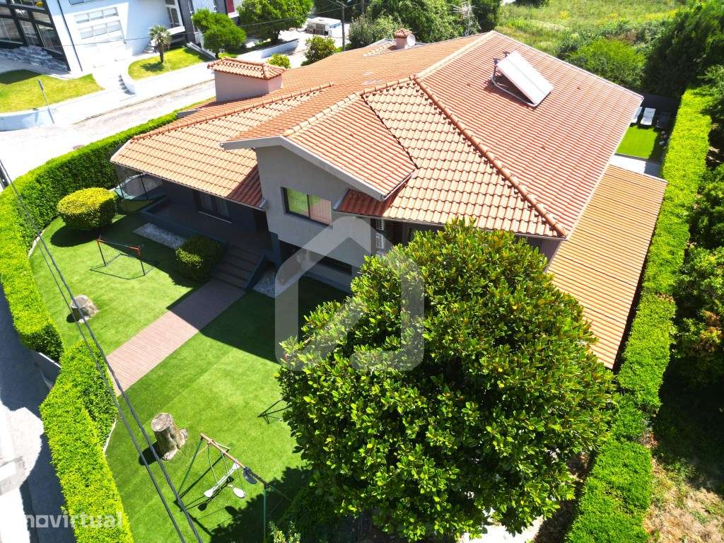 Moradia individual T3+1 com piscina, em Esmeriz - Grande imagem: 4/36