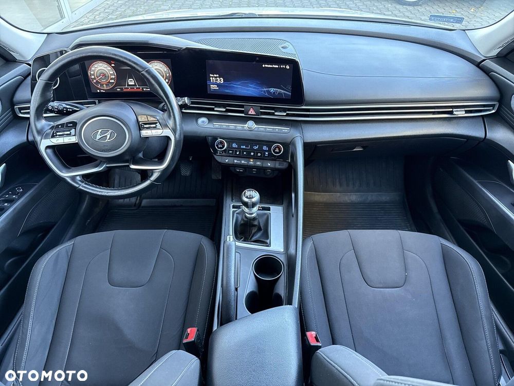 Hyundai Elantra 1.6 Executive - 10