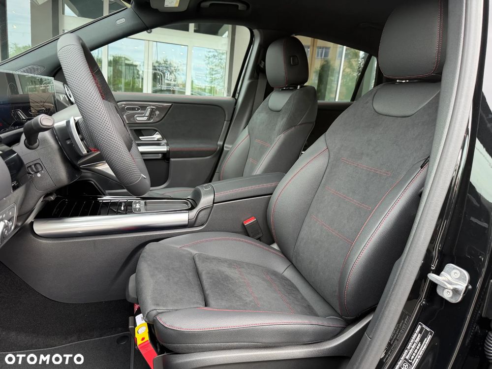 Mercedes-Benz GLA 200 AMG Line - 14