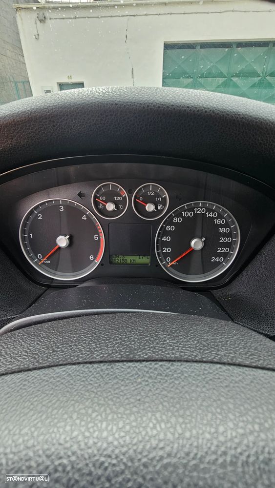 Ford Focus 1.6 TDCi Sport - 11