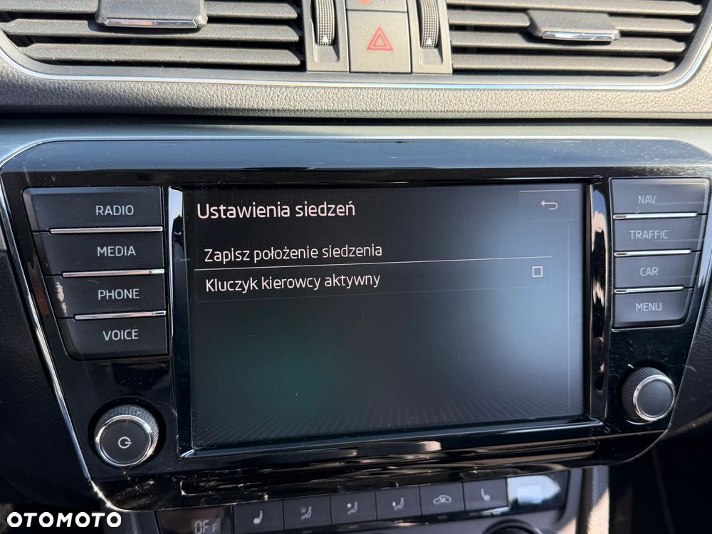 Skoda Superb 1.6 TDI GreenLine - 38