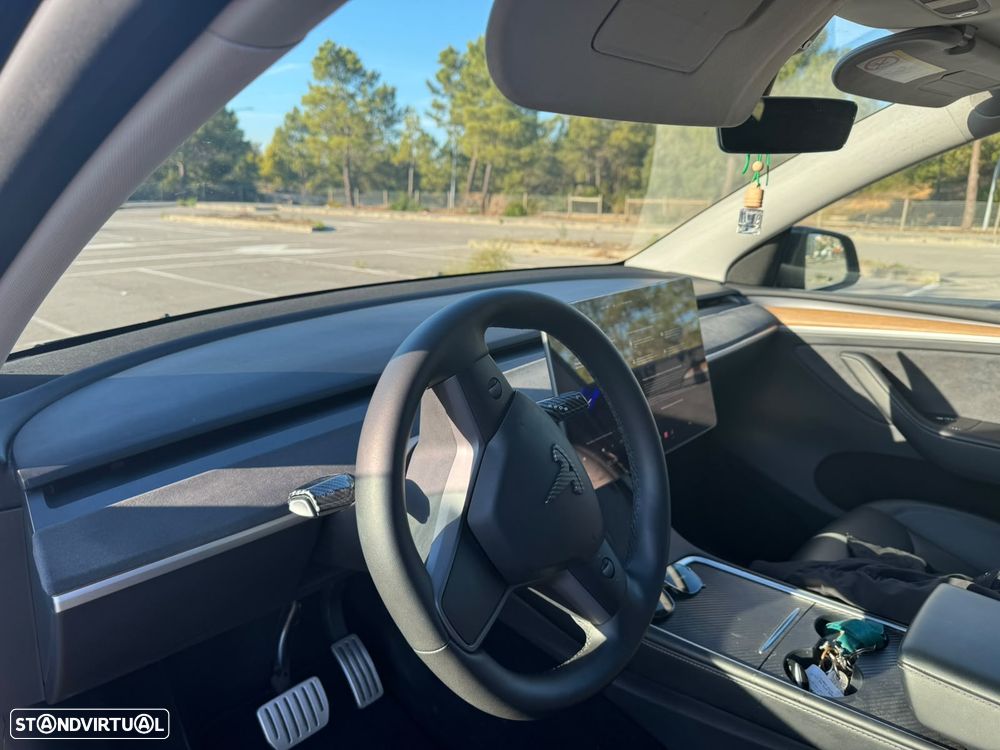 Tesla Model Y Performance Dual Motor AWD - 28