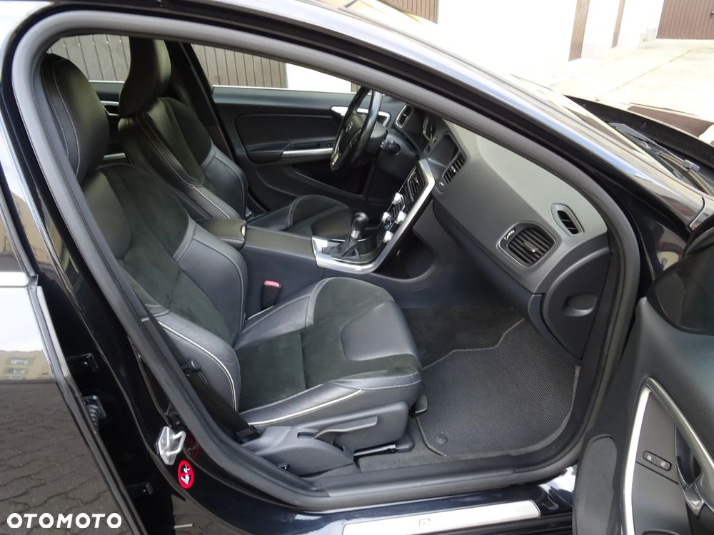 Volvo V60 D2 R-Design Momentum - 7