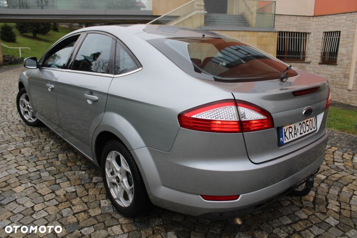 Ford Mondeo 2.0 Ambiente - 19