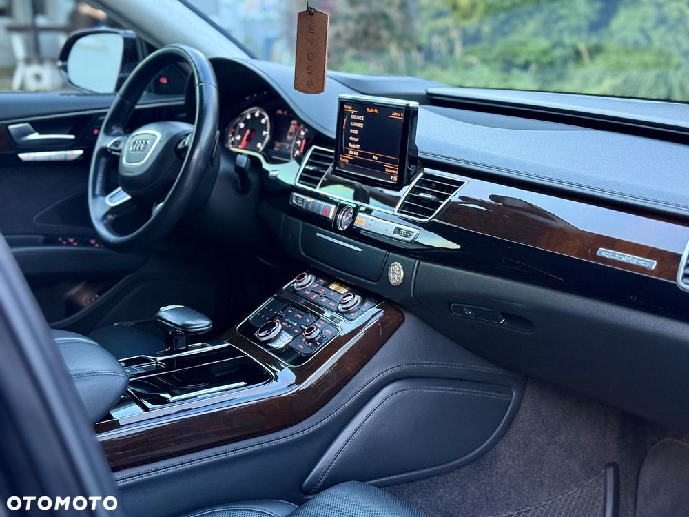 Audi A8 - 6