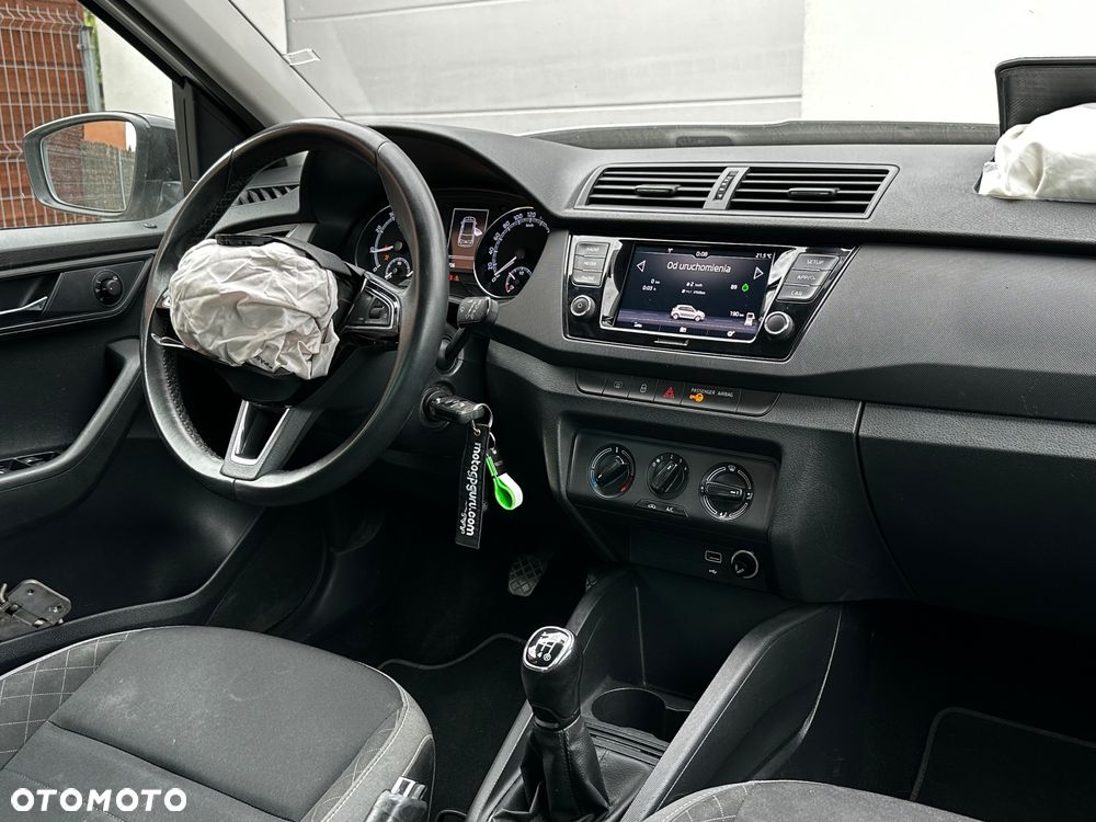 Skoda Fabia 1.0 Style Color - 20