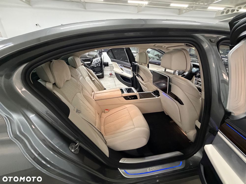 BMW Seria 7 - 21