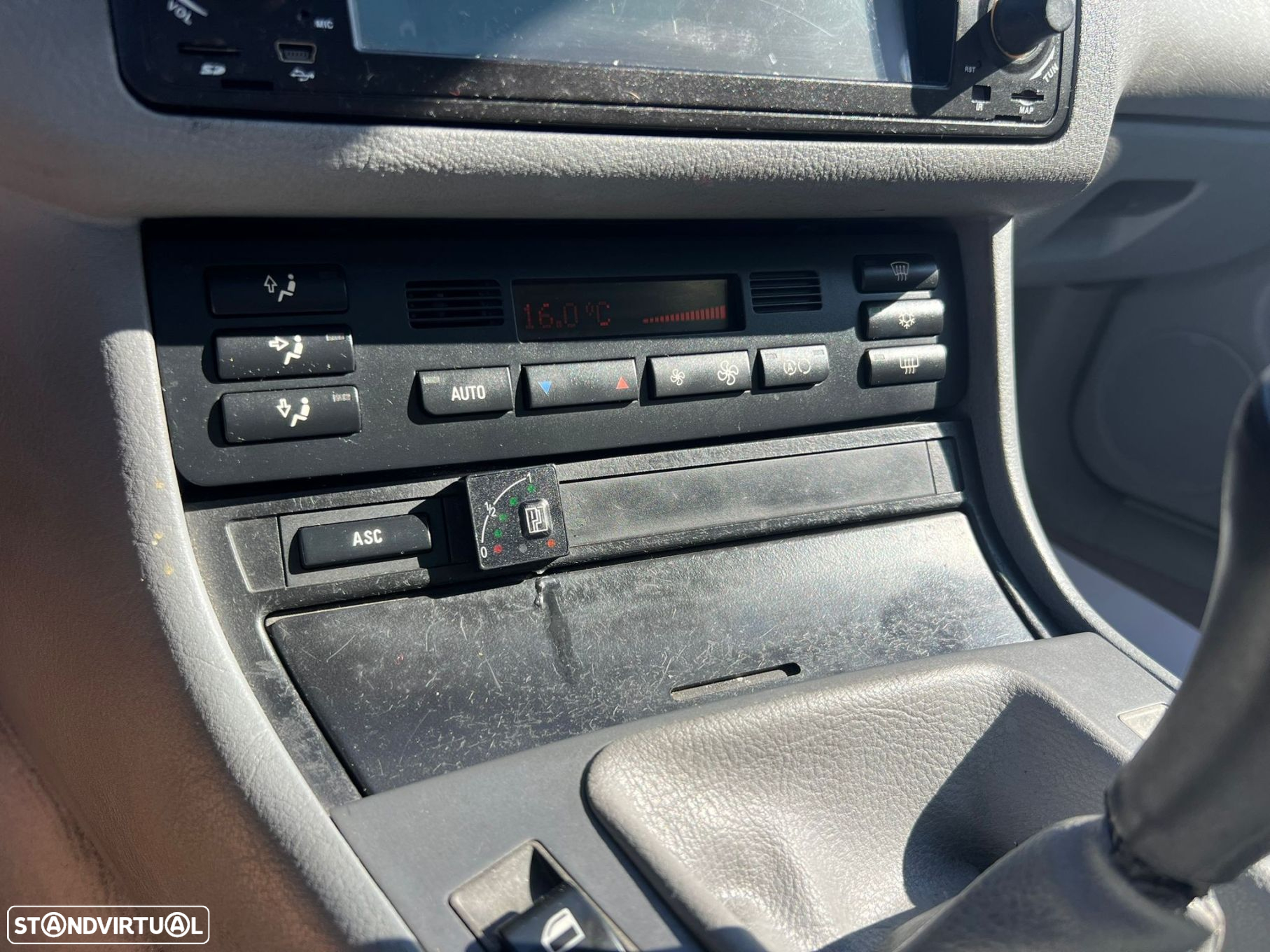 BMW 318 i Touring - 24