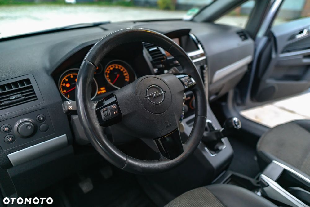 Opel Zafira 1.8 Sport - 22
