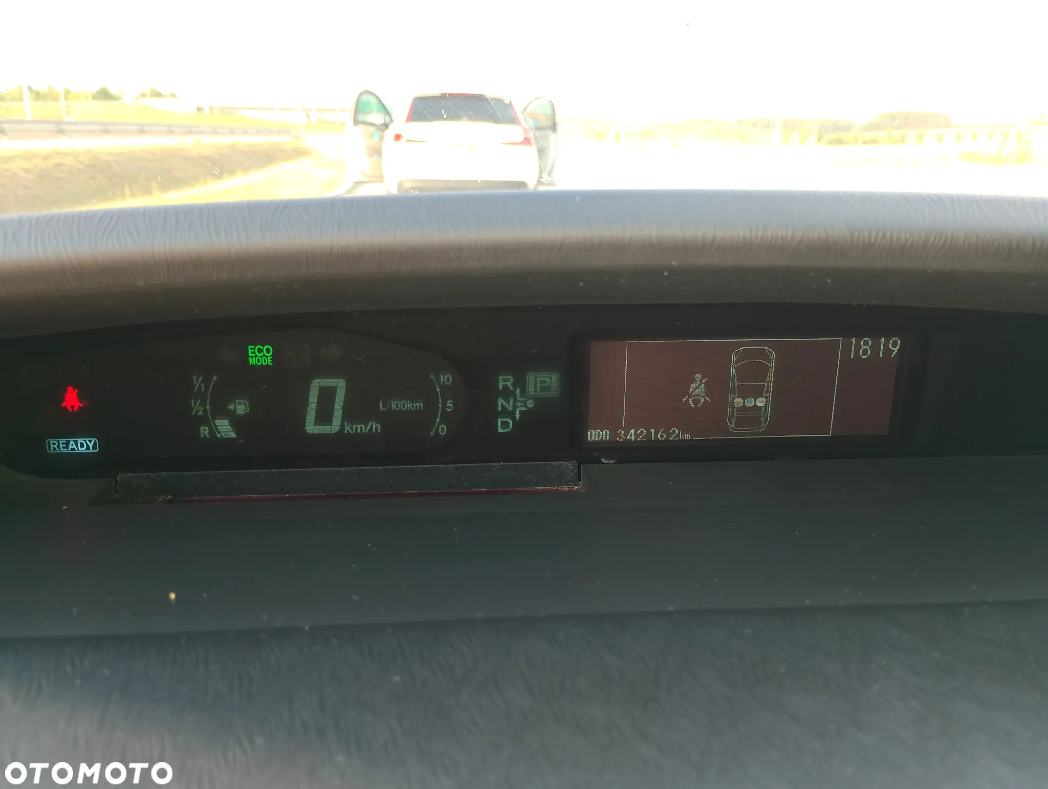 Toyota Prius 1.8 HSD Sol - 11