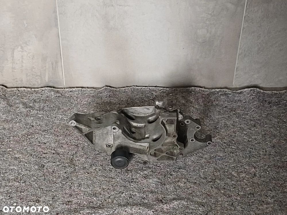NR 606 Wspornik łapa sprężarki klimatyzacji BMW 7 F01 F02 3.0TDI 7802639-02 - 2