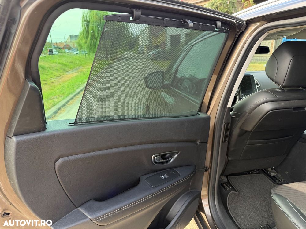 Renault Grand Scenic - 15