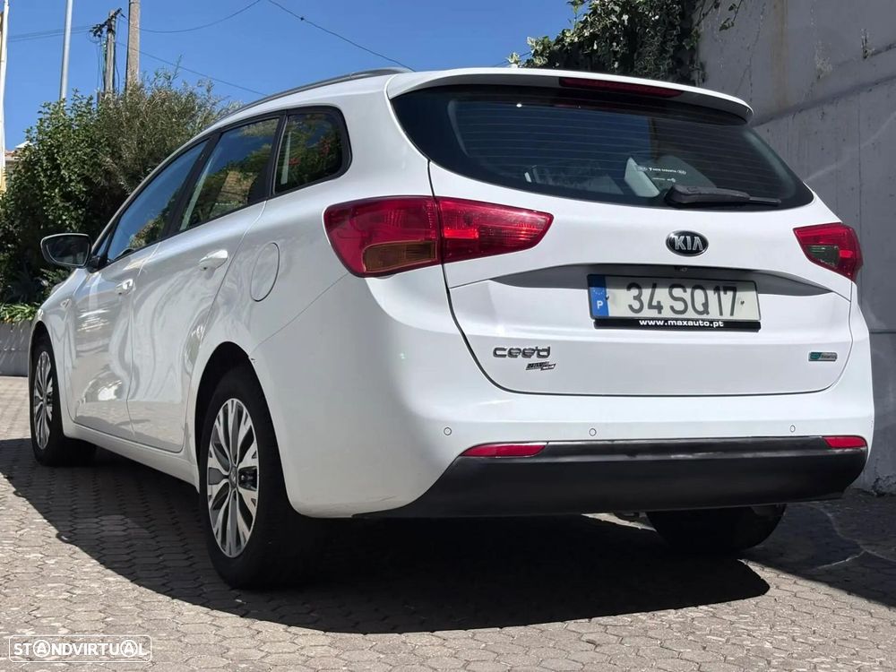 Kia Ceed SW 1.6 CRDi Nav Line - 24