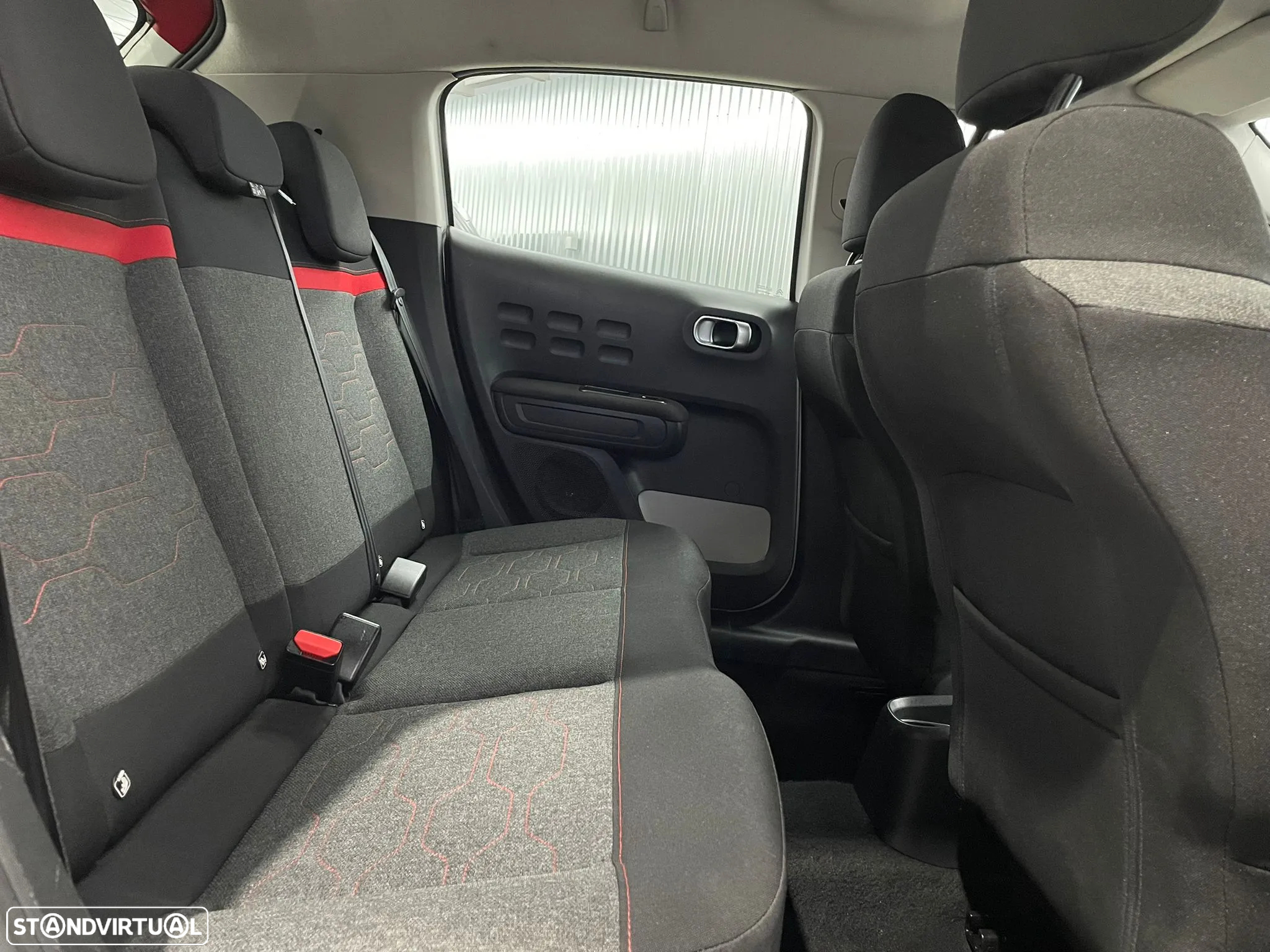 Citroën C3 1.2 PureTech Shine - 29