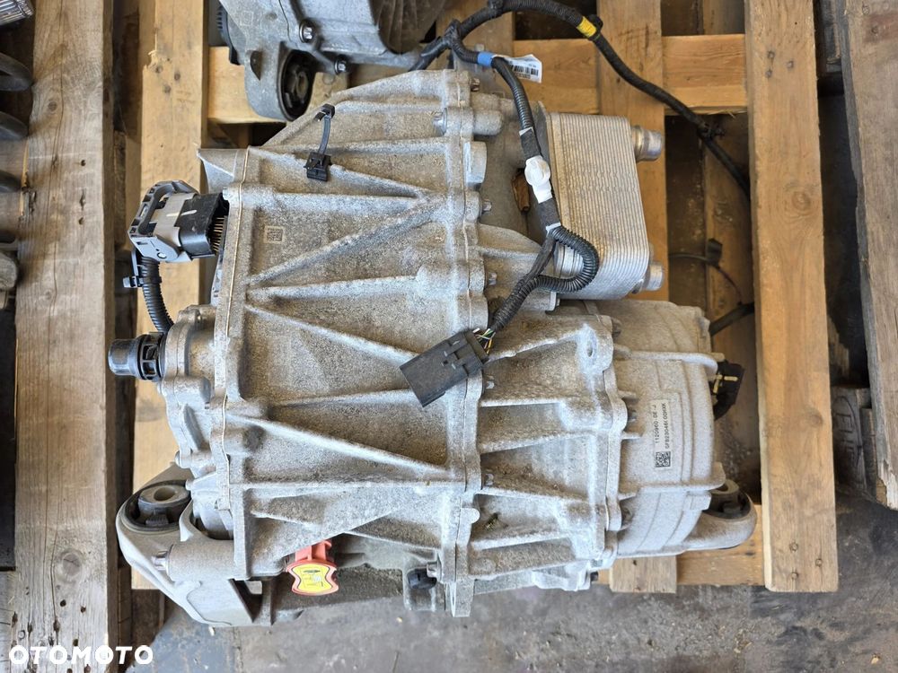 SILNIK ELEKTRYCZNY PRZEDNI TESLA 3 3D3 1120960DEJ - 2