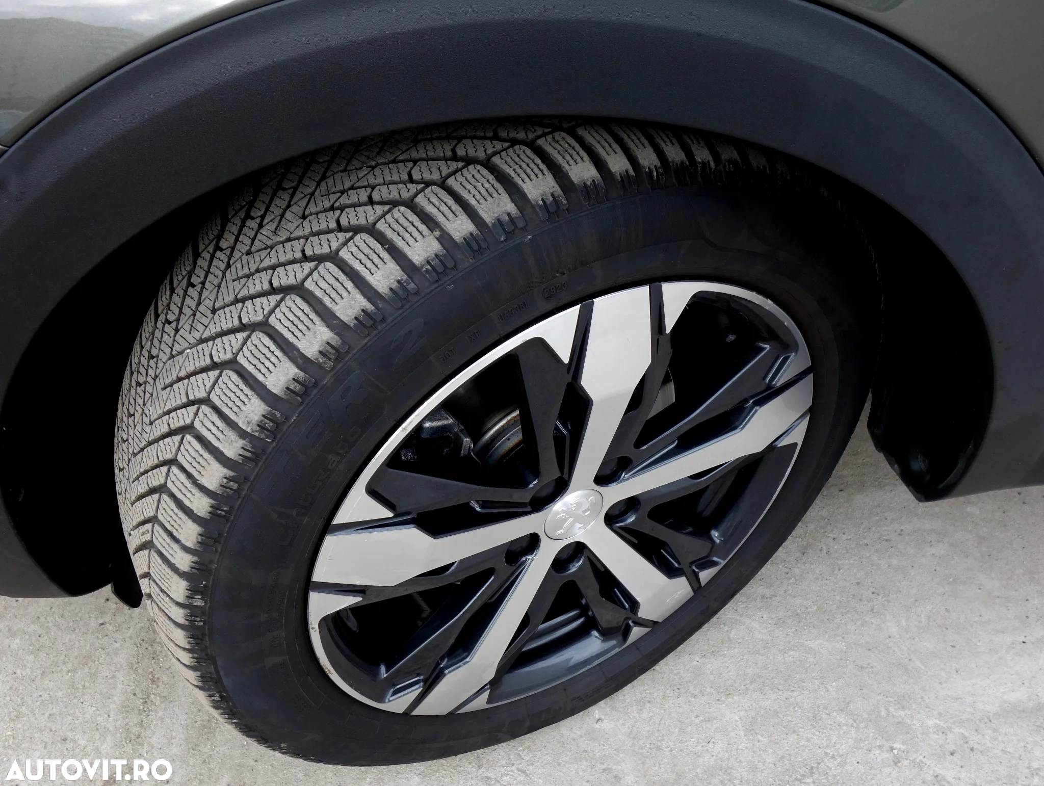 Peugeot 5008 1.6 Puretech Turbo s&s EAT8 Allure - 17