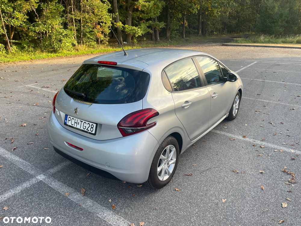 Peugeot 208 - 6