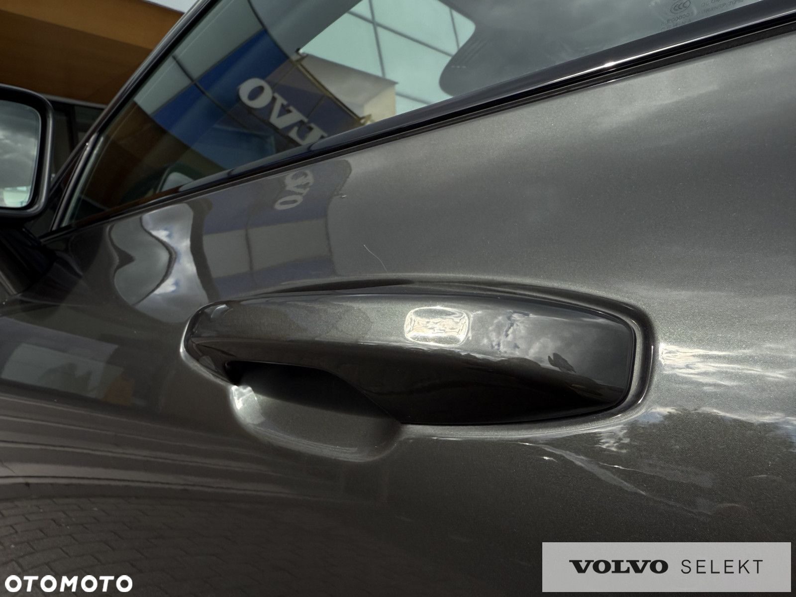 Volvo V60 Cross Country - 13