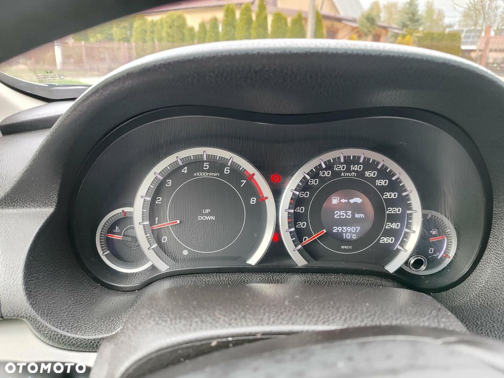 Honda Accord 2.0 Executive - 11