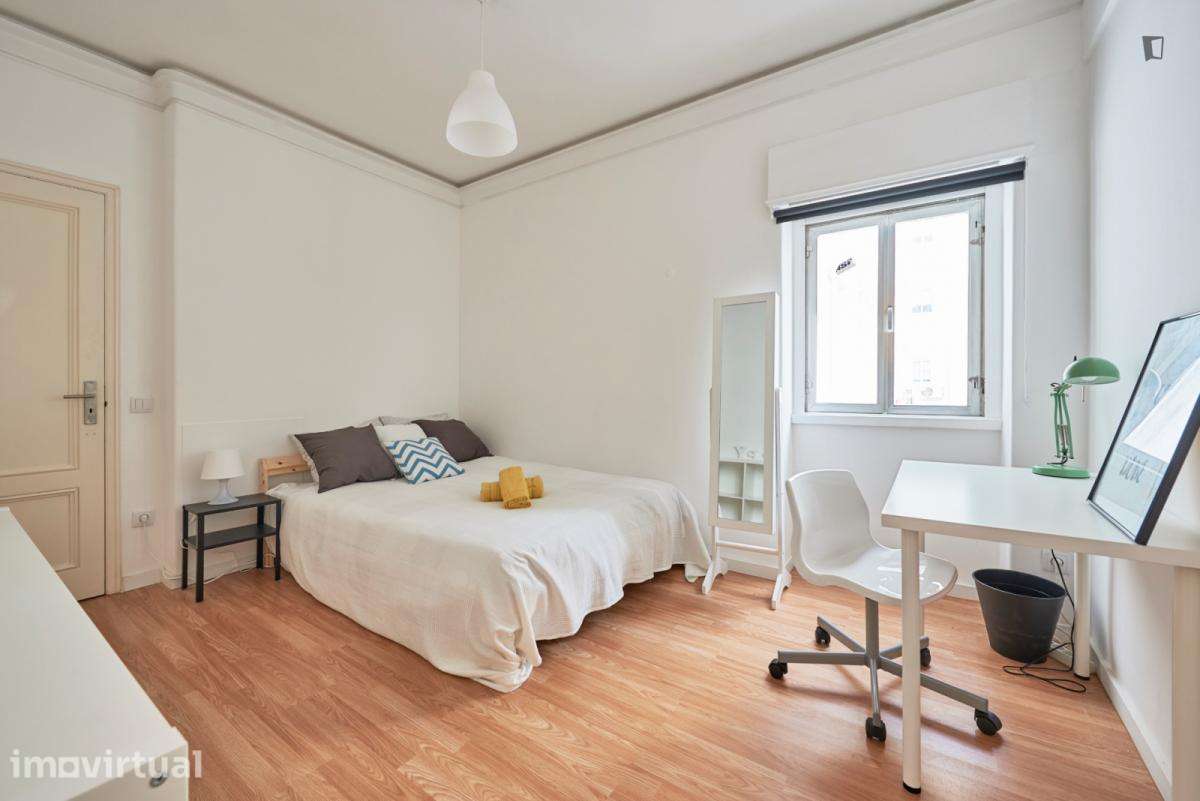 Quarto - localizado em Marquês de Pombal Lisbon - Grande imagem: 4/46