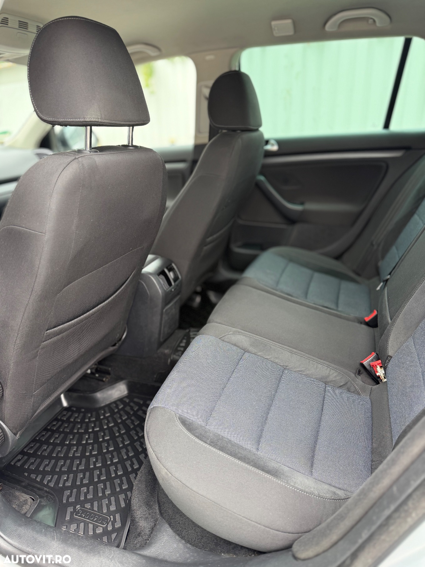 Volkswagen Golf 1.6 TDI BlueMotion Technology Comfortline - 11