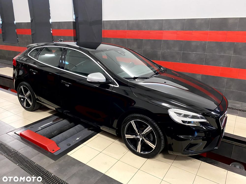 Volvo V40 D2 Drive-E SCR R-Design Momentum - 5