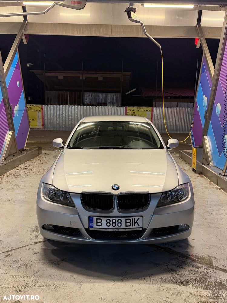 BMW Seria 3 318i - 1