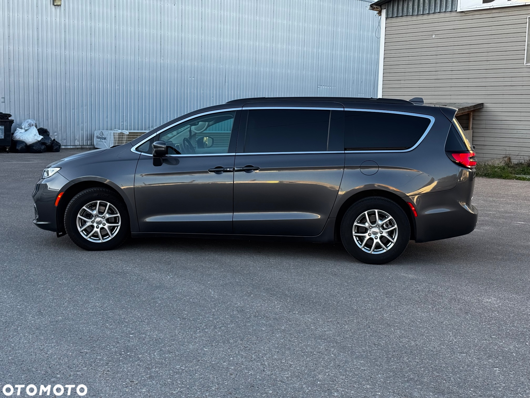 Chrysler Pacifica - 9