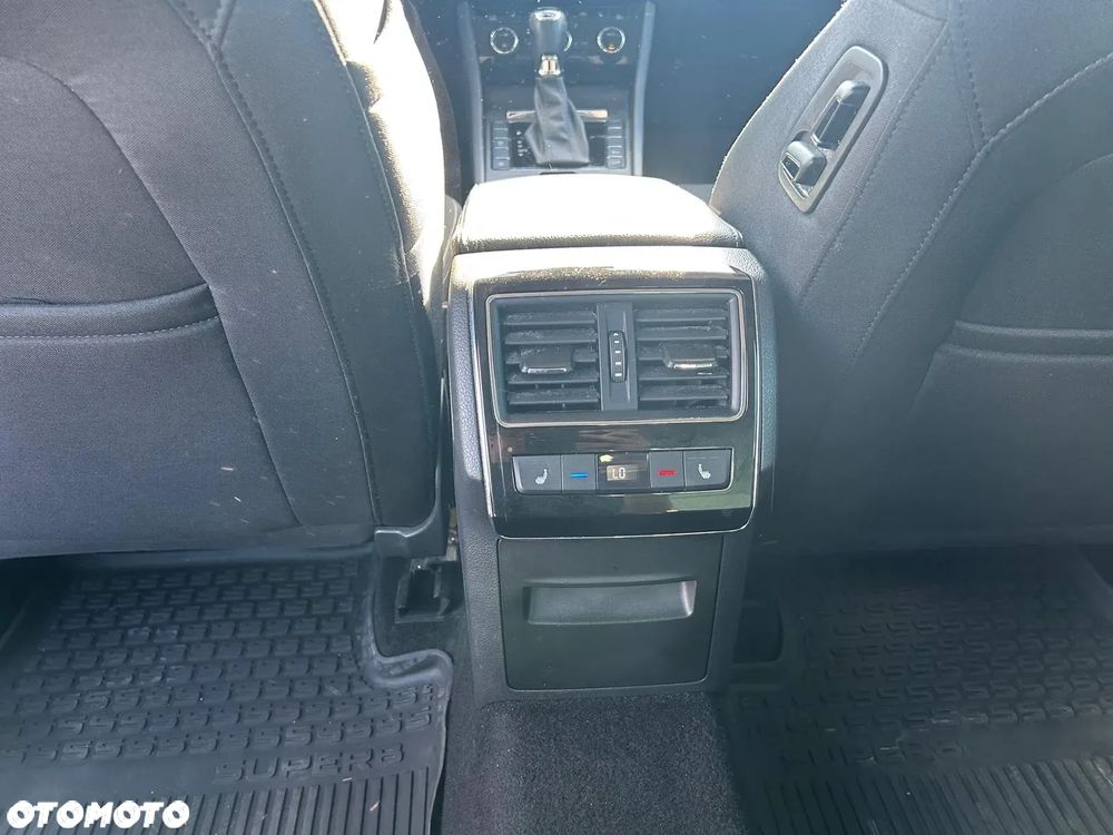 Skoda Superb 2.0 TSI Style DSG - 23