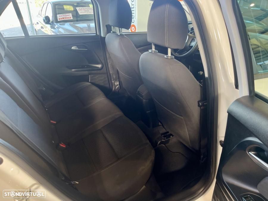 Fiat Tipo Station Wagon 1.3 M-Jet Lounge - 23