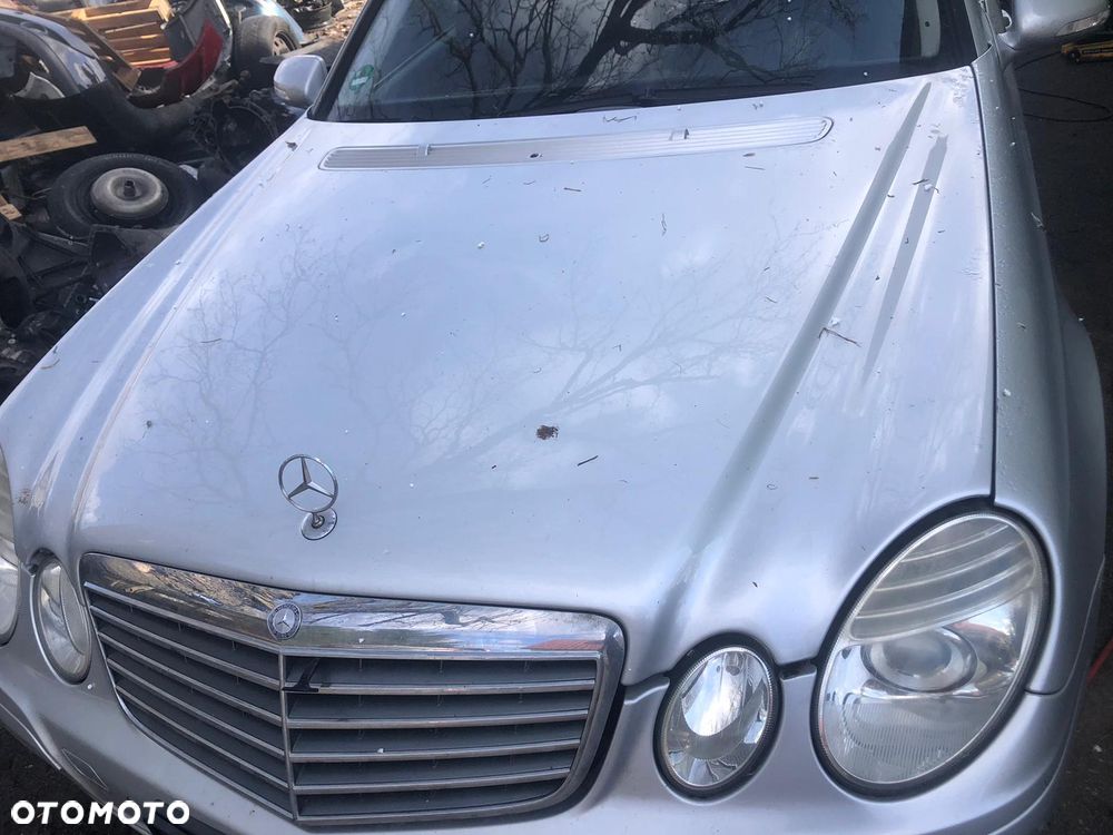 MERCEDES   E KLASA W211 LIFT  MASKA 775 - 1
